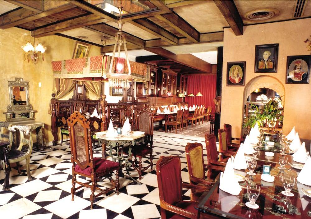 Hotel Broadway Delhi Eksteriør billede