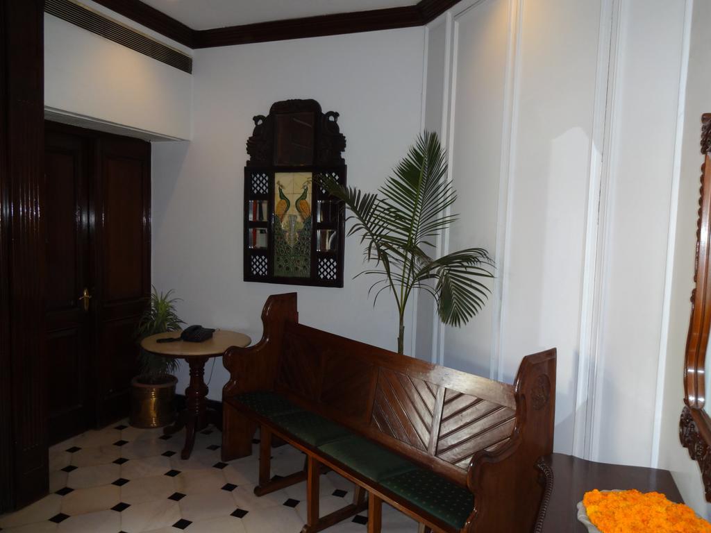 Hotel Broadway Delhi Eksteriør billede