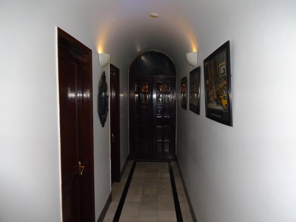 Hotel Broadway Delhi Eksteriør billede